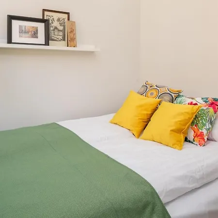 Rent Like - Piekarska 6 *